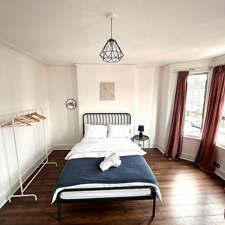 Charming, Renovated Residence In Willesden Green London Kültér fotó